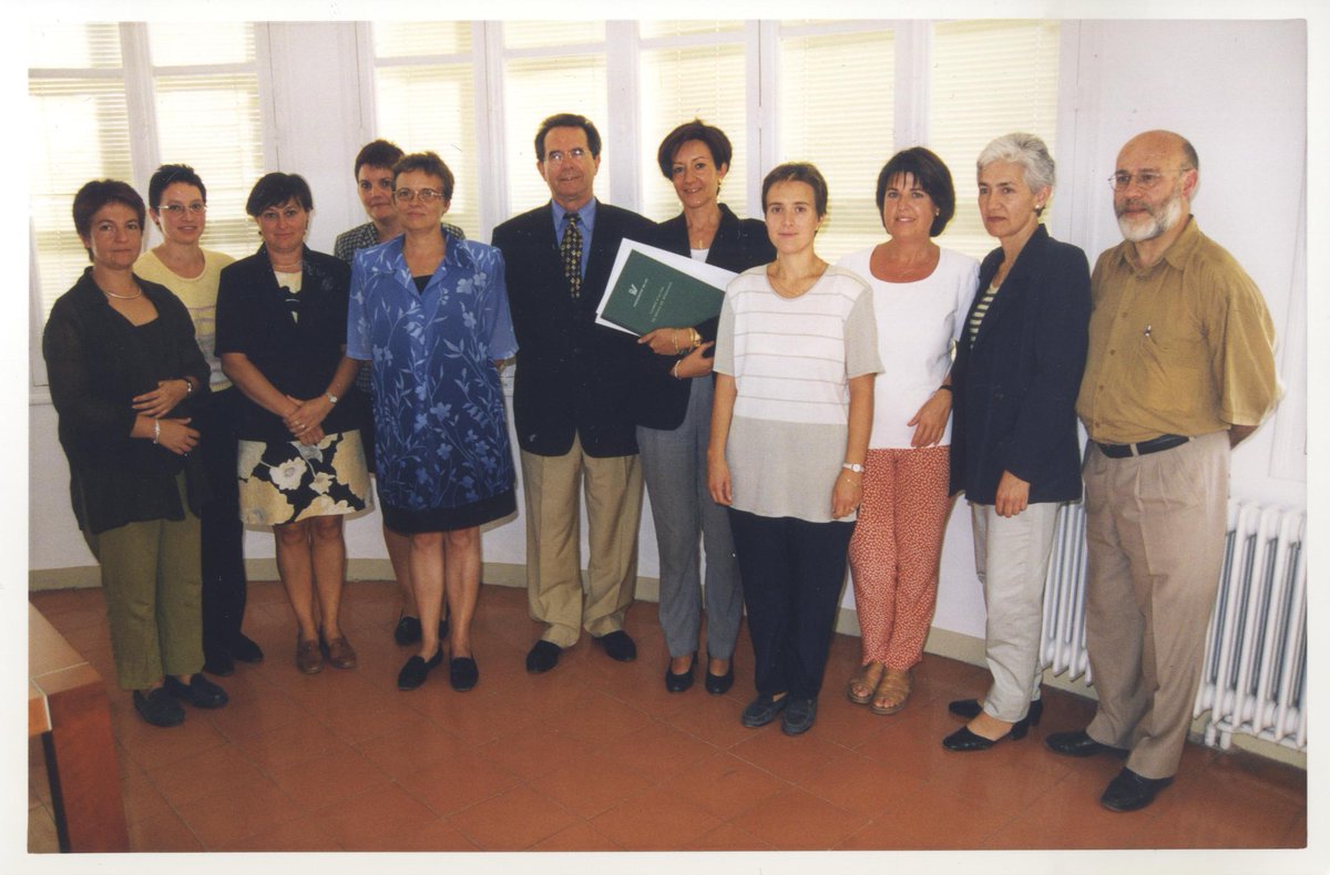 GDiArxiuUVic's tweet photo. Recordem els components de l'equip de direcció de l'aleshores Escola Universitària de Ciències de la Salut, actual FCSB de la @uvic_ucc? A quin curs acadèmic fa referència? Consulteu el reportatge a #projecteArrels https://t.co/z1IuZ5QOK0
#arxiufotografic https://t.co/0GQqfiUvT8