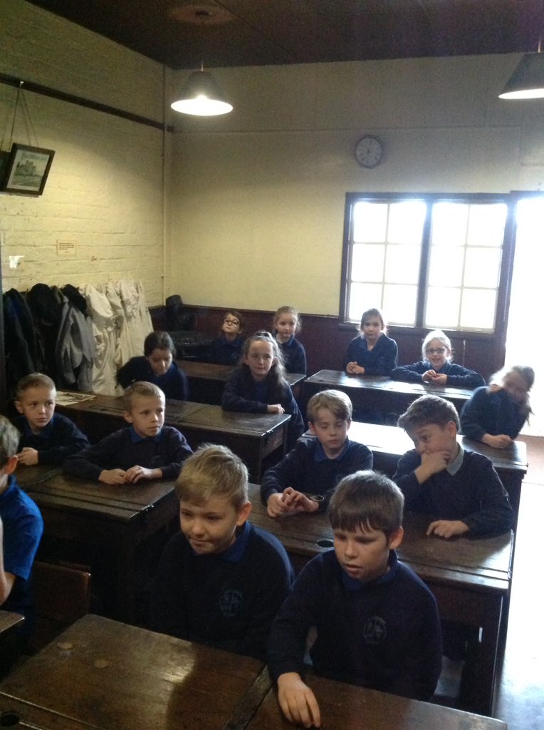 caythorpeclass4's tweet image. We went back in time at The Museum of Lincolnshire Life! #beforecomputers