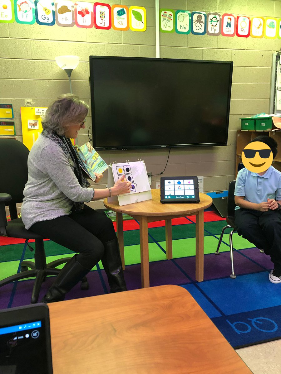 REDye2013's tweet photo. Read Across Cobb success! Ms. Edwards reached approximately 400 students through Skype today as she read her adapted version of The Pattern Fish @MabletonES @CobbInTech @cobb_at @LoriQEdwards #cobbintech #raacobb #Ultimatelearningexperience https://t.co/UY4hF6TDa7