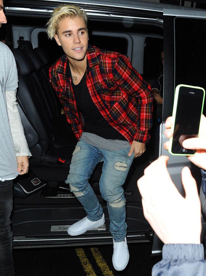 Happy 25 birthday Justin Bieber I hope today is filled with happiness and laughter I love you to the moon and back 