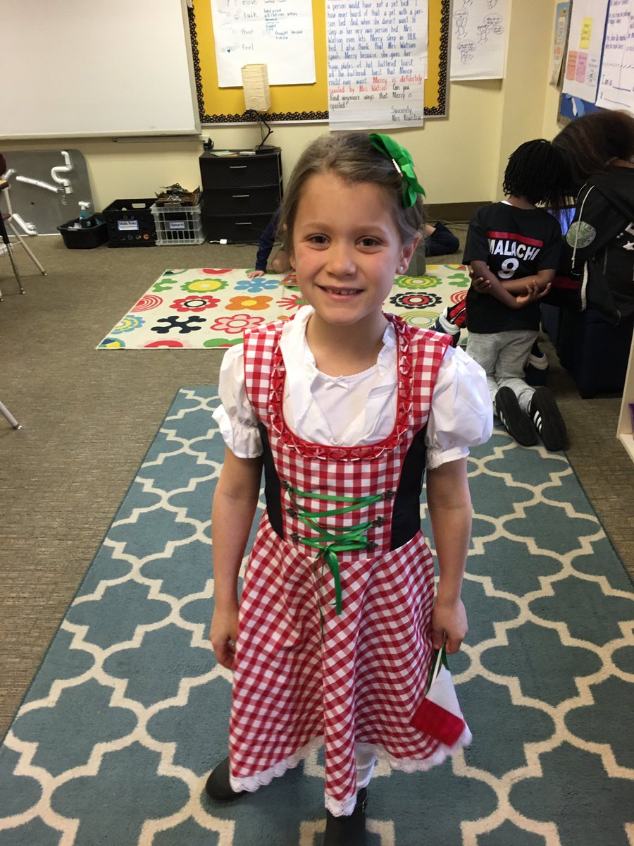 SecondSteinberg's tweet photo. Celebrating our uniqueness, culture, and heritage. What a great day of learning! #TrinityLearns #TrinityCOC https://t.co/VHwStZ0OgN