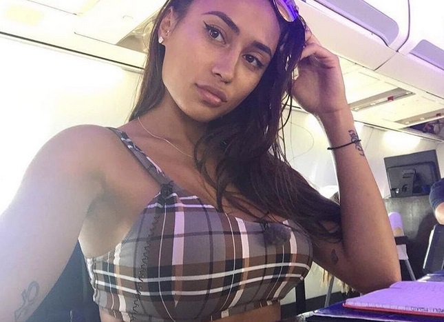 NonStopReality's tweet image. Astrid Nelsia VS Maeva Ghennam : nudes, insultes... Le clash s'envenime sur les réseaux ➡➡ bit.ly/2TrRMo0