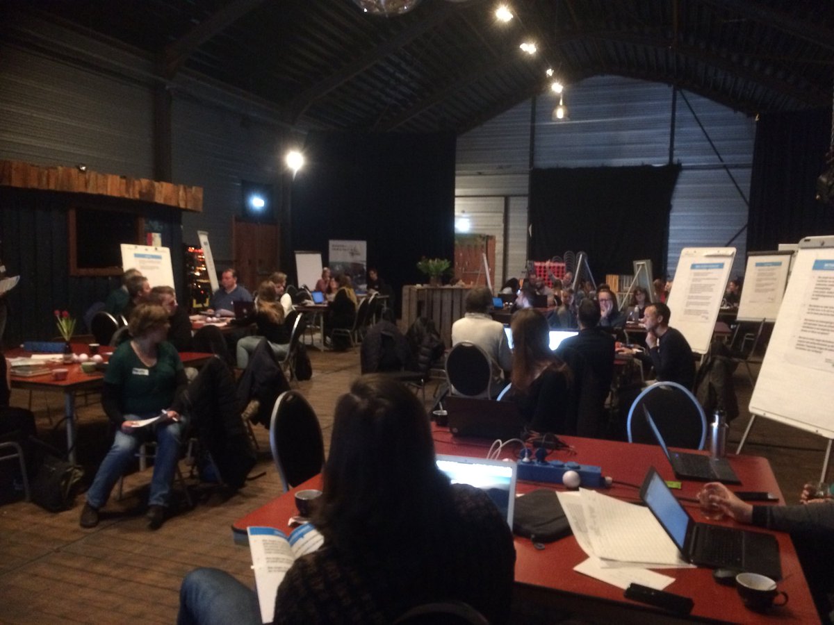 basisvoorbeleid's tweet photo. Datahackaton goed bezig #hackthegap050 werken aan #kansengelijkheid https://t.co/bsUJRpdqqF