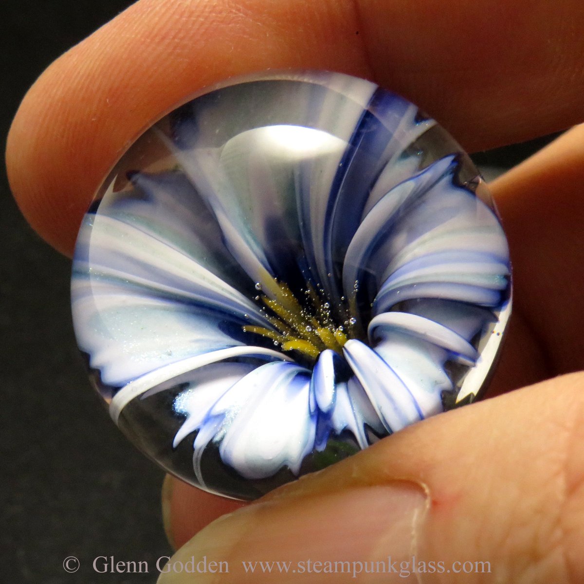 SteamPunkGlass's tweet photo. Its been quite a while since I last made one of these!  Realistic cobalt blue and white glass 3D flower marble - handmade lampwork glass art https://t.co/dAVOFNGc3D #collectables #blue #white #uk #flower #floral #solidglass #3d https://t.co/BjIXr5H5Er