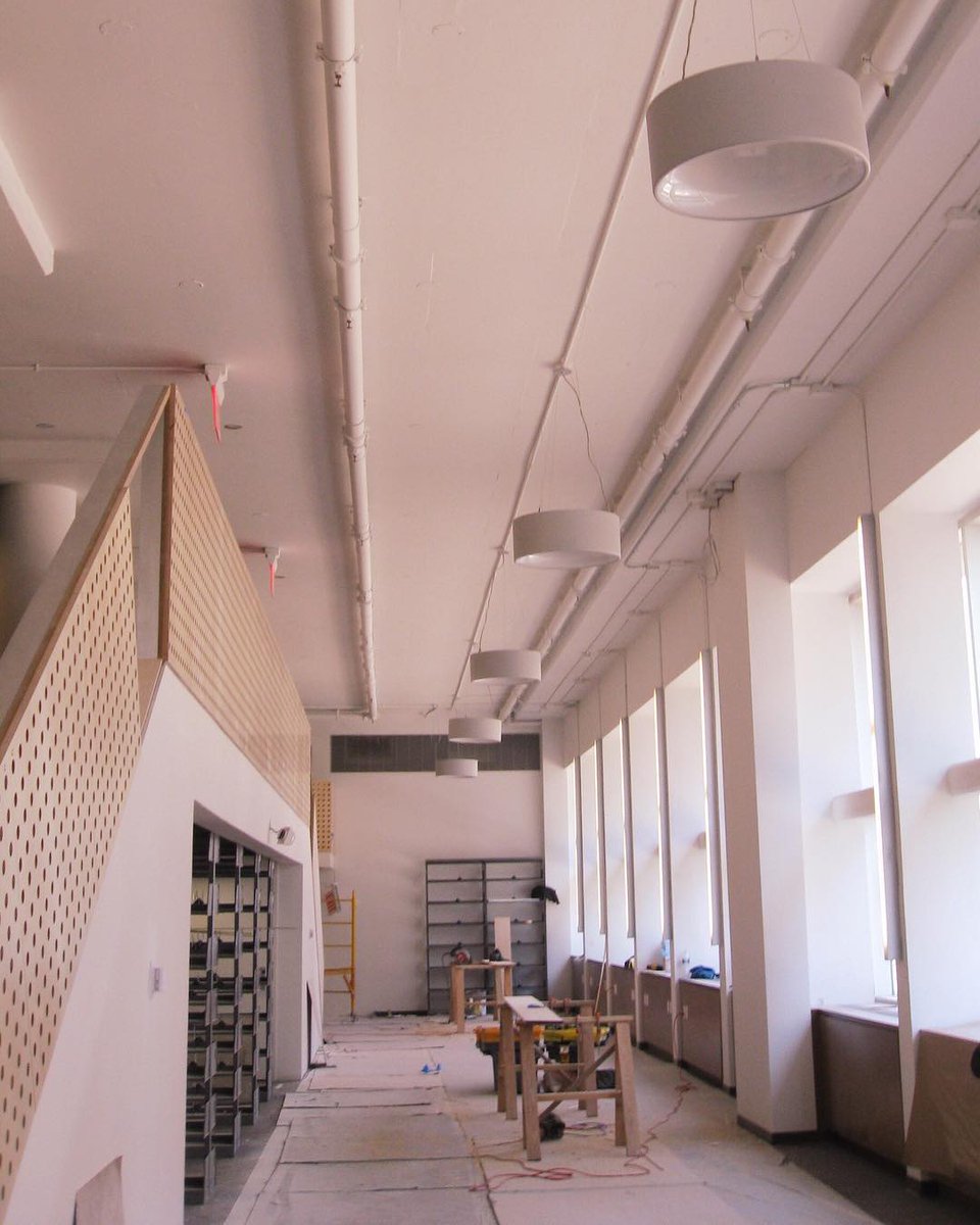 ccnyarchlibrary's tweet photo. #TBT In honor of the #spitzerschoolofarchitecture’s 50th anniversary - here are some before and after shots of the library ❤️ https://t.co/hNDUDsoH1z