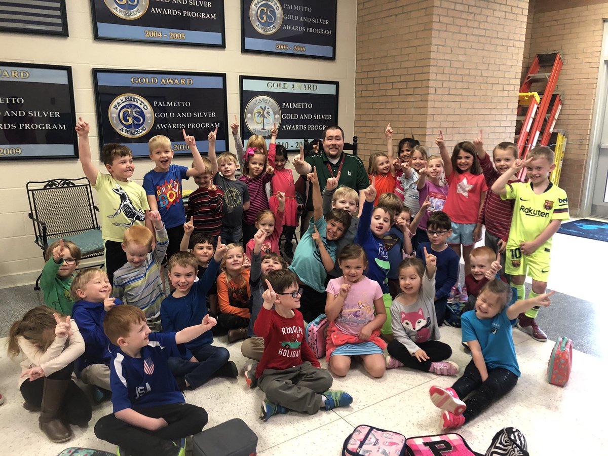 MrsThomassClass's tweet image. Thank you @Mr_ARobertson for reading to us!!! @Midway_Mustangs #mesEmpowers #ReadAcrossAmerica2019 #BeTheONE #kindergartenrocks