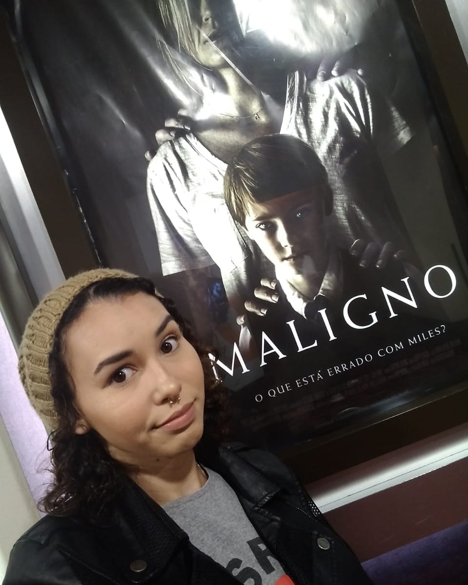 acaroladriano's tweet photo. CABINEEEE!!!!
SIM! cabine de #maligno
Logo mais soltamos a #resenhaexpress no canal!!!!
#cabine #cabinedeimprensa #malignoofilme #terror #ruim #bom #pessimo #imagemfilmes #taylorschilling #filme #youtube #youtuberinfluencer #digitalinfluencer #influenciadoradigital https://t.co/e96Rjaw7fL