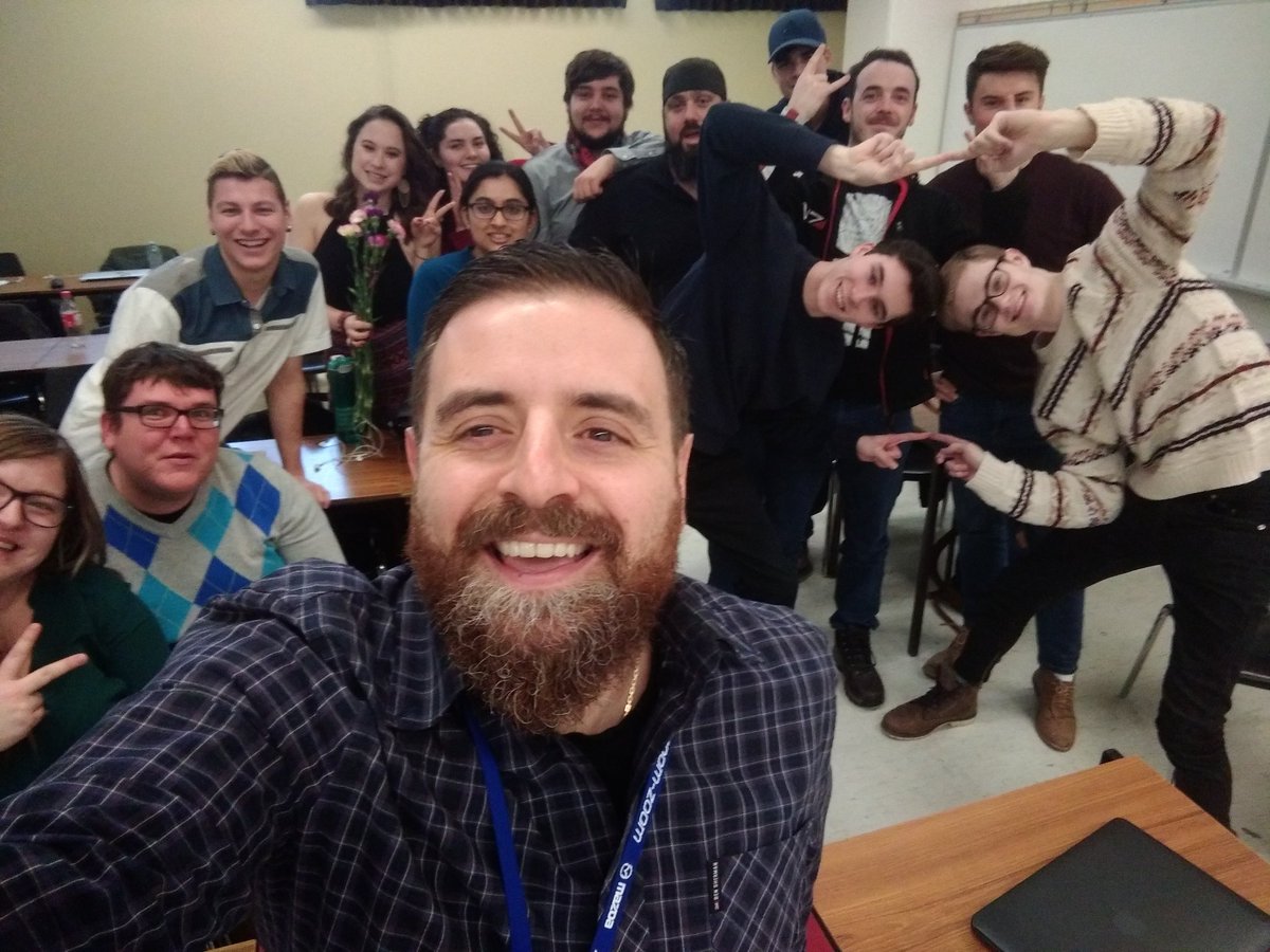 LouieOaktown's tweet photo. This @mohawkjournal #Journalism crew. Right here. Definitely going places. Look out #media world! Great getting to know this talented &amp; crazy bunch over the past 6 months. Best of luck gang. Sorry to cut you off @taylorrpipee Taylor (Half) Pipe 😀. @MohawkCollege @KMohawkjournal https://t.co/x9pNanLeCh