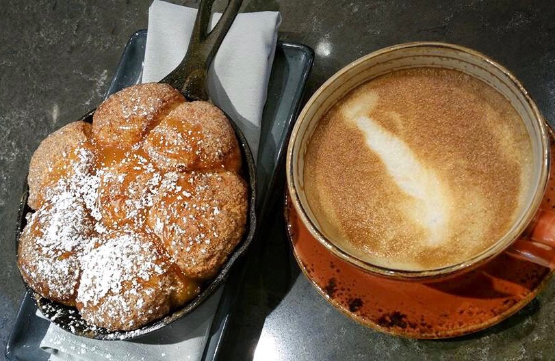 KitchentableSQ's tweet photo. IT’s Finally Friday • Let’s talk perfect combinations ✌🏼#MonkeyBread #Lateforlattes
#kitchentablesquared #tapas #dinner #lunch #vegasrestaurants #lasvegasrestaurants #vegas #lasvegas #eatlocal #weekendvibes https://t.co/xIXv8cWFZD