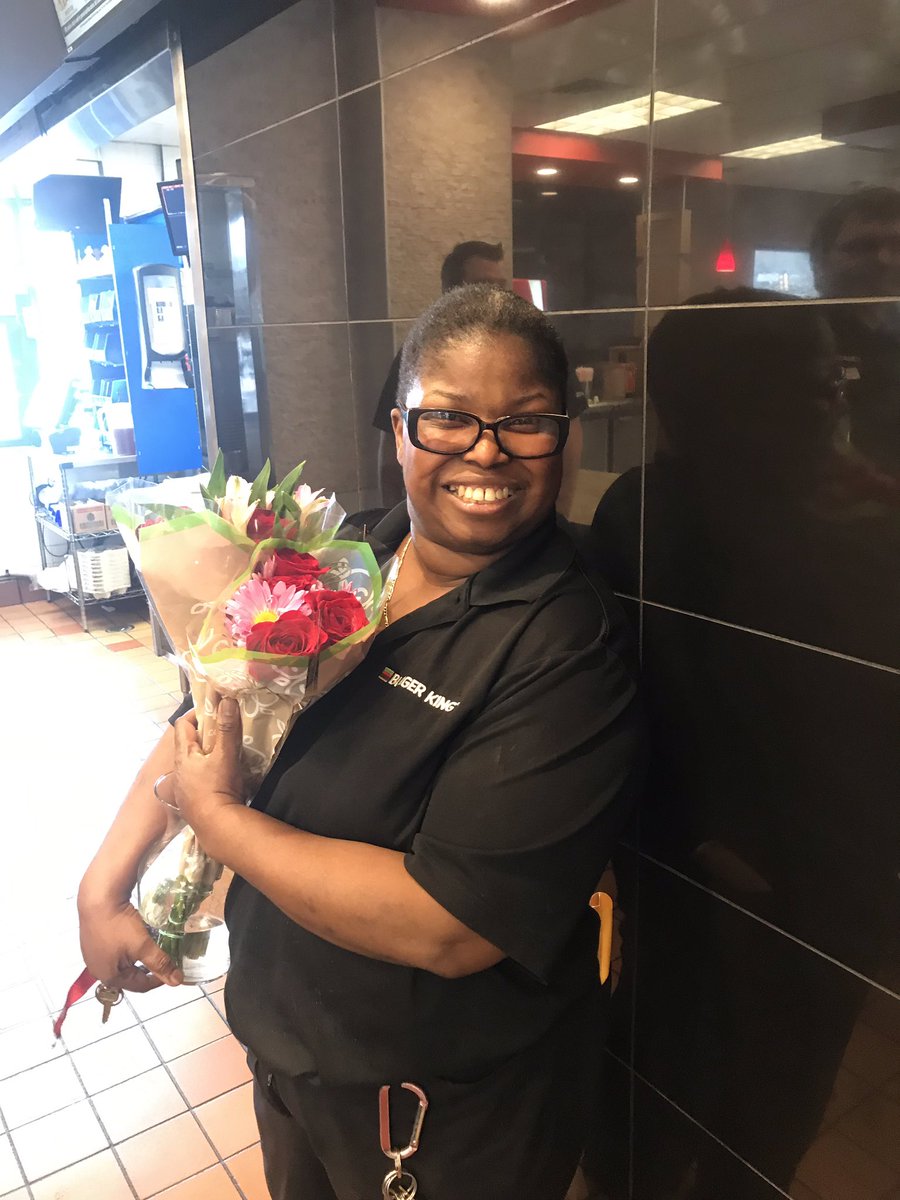 mike_trapani's tweet photo. @gpshospitality Nothing makes your day more than when a guest recognizes great service for your team.  Alisa is the best at it and today a guest who was ill had there day brightened so much by her.  He sent her flowers!  Amazing #westside #gpsmission https://t.co/squs0ZqUM4