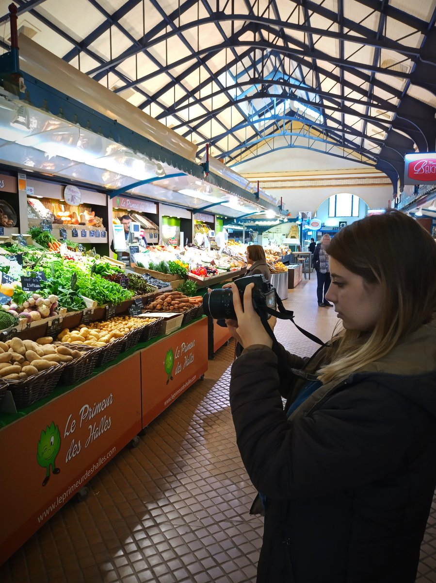 marchedelice's tweet photo. Quand notre Respo Comm est de sortie !
#seancephoto #lacriee #marchelocal #fruitsetlegumes #frais #local #BonPlan #journeemondialeducompliment #MarcheDelice https://t.co/bxdLpIxZHA