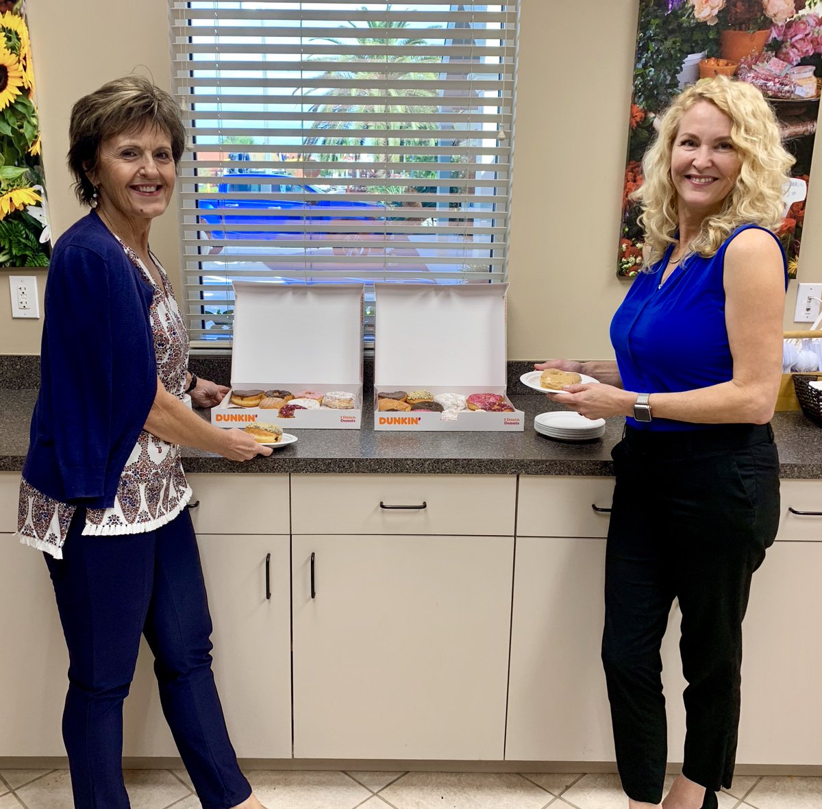 MNMW's tweet photo. We are so grateful to have such an amazing team. We {donut} know what we would do without them!
#HappyEmployeeAppreciationDay #ThankYou #MNMWTeam #EmployeeAppreciationDay #EmployeeAppreciation https://t.co/KoM8p71VmE