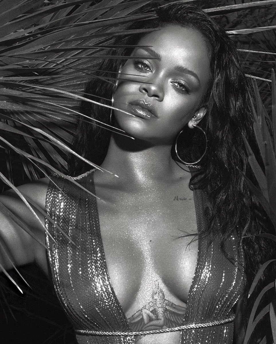 qbadgalriri's tweet photo. Guys please vote for Rihanna

Retweet this tweet and reply with tags

#KCA #VoteRihanna https://t.co/CKZtj6PusD