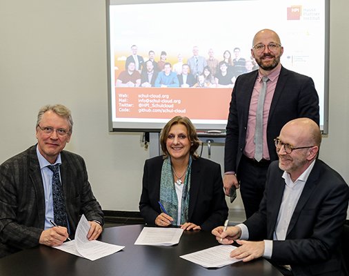 Staatskanzlei Brandenburg tweet media