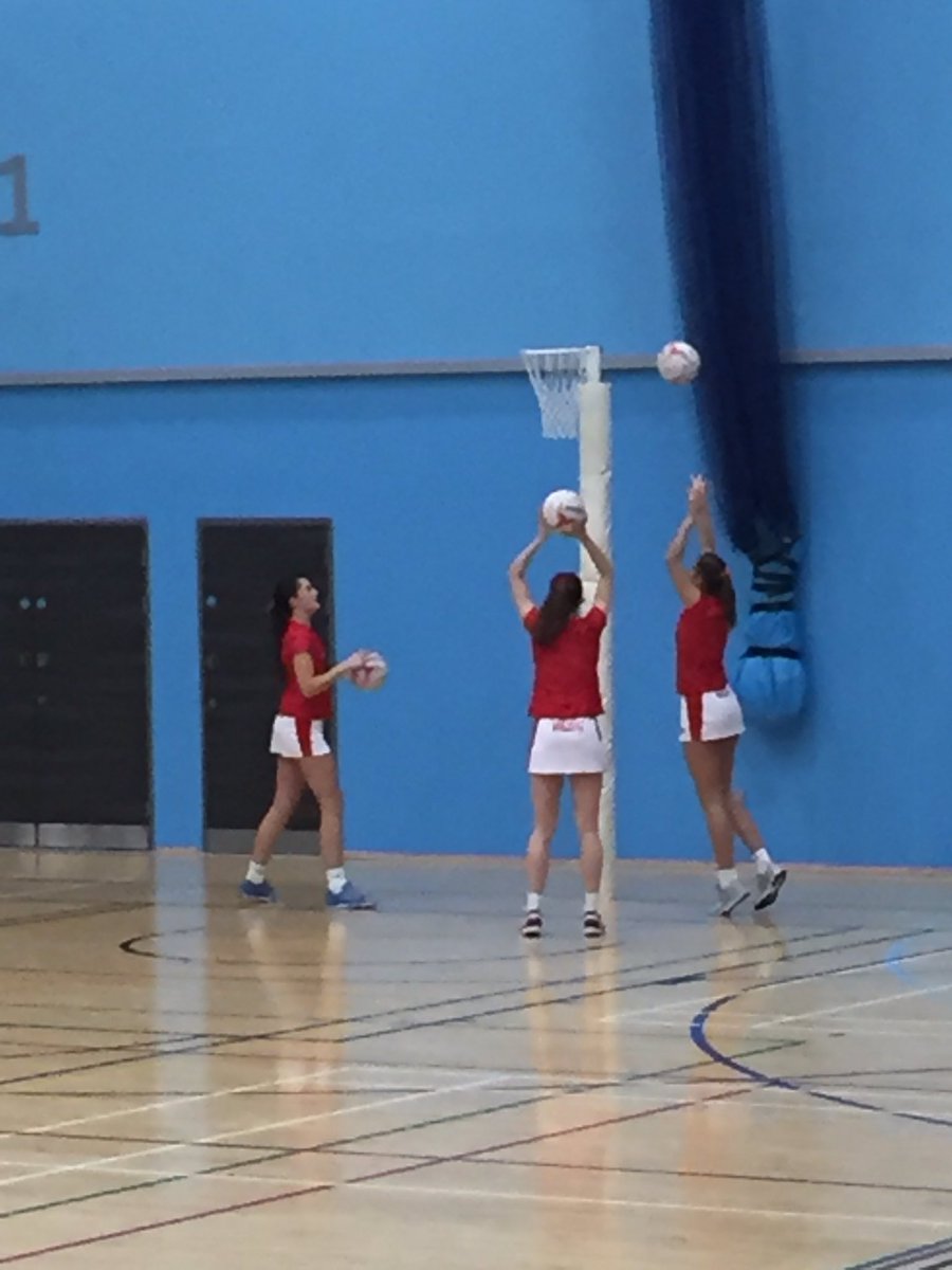 ENAcademyCoach's tweet image. Warm up underway #englandu17s #RosesRISING #ItsUsItsNow