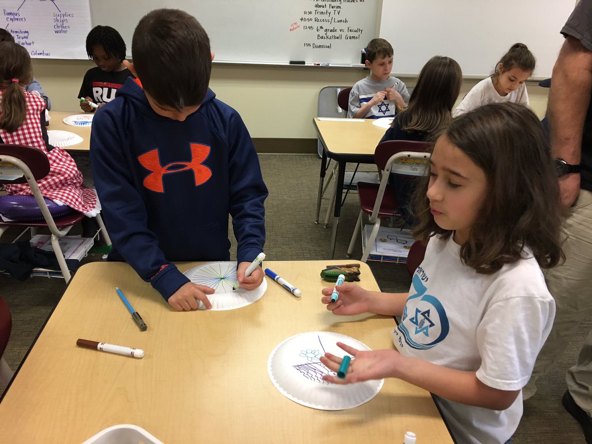 SecondSteinberg's tweet photo. Making graggers (noise makers) and learning about Purim! #TrinityLearns #TrinityCOC #JewishCulture https://t.co/Ya2nPOSXwW