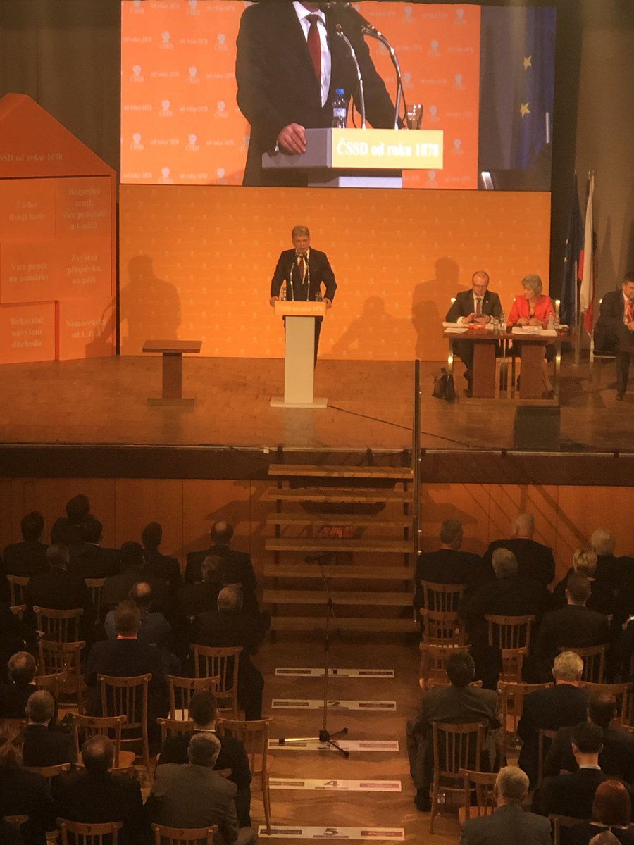 SvecKamil's tweet photo. „Sociální demokracie je po dnešku zpátky, jsem o tom bytostně přesvědčen!” — kandidát na statutárního místopředsedu Roman Onderka #sjezdcssd https://t.co/Rseh4TEhgI