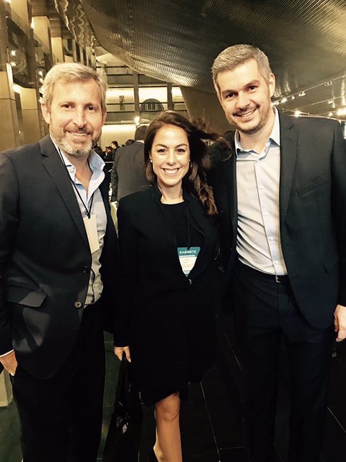 Esta es la persona que le gritaba al presidente y que le permitió decir tres veces que ‘sus insultos no lo iban a detener’ para que inmediatamente TN, Clarín y La Nación titulen eso.