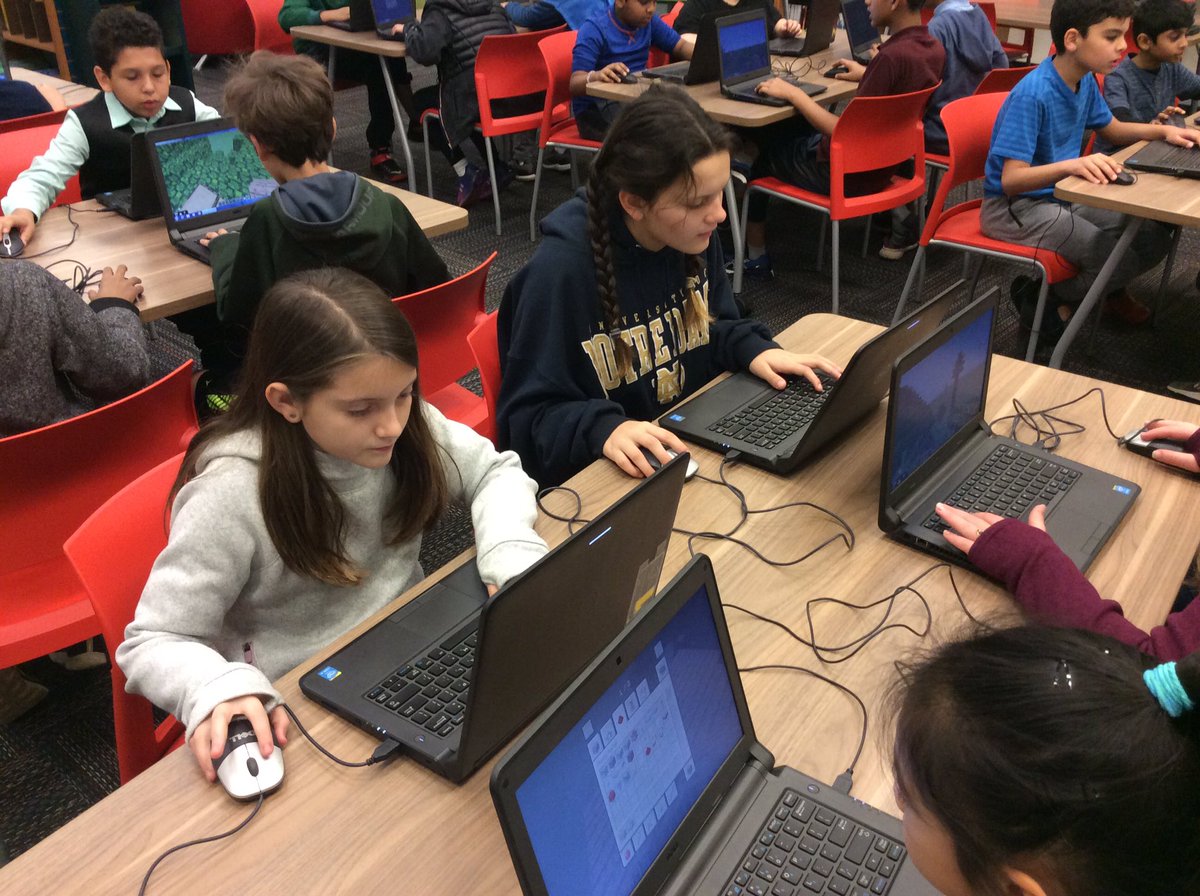 Caraway_ITS's tweet photo. #CarawayAcademy #MinecraftEdu students are designing an #Ewok inspired treetop village. @CarawayElem @RRISDTech @RoundRockISD #collaboration #liveinthetrees https://t.co/vJAJzZ7R9G