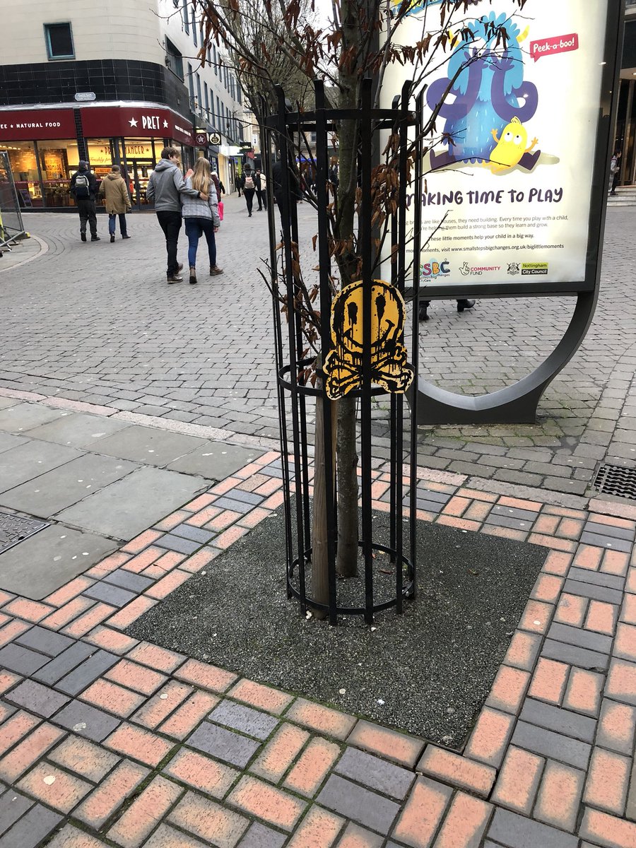 FatboySlim's tweet image. Nottingham, we’ve just dropped a load of these signed @ry_ca smileys all over town, go grab them!
#AcidDrop