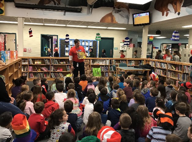 ed_elem's tweet photo. Kicked off Reading Month with a visit to my 1st grade friends at Fox Elementary. Thank you Mr. Bellomo, 1st grade teachers and especially 1st graders for a great time. #cvscurriculum #cvslearn https://t.co/syhy9sSizs