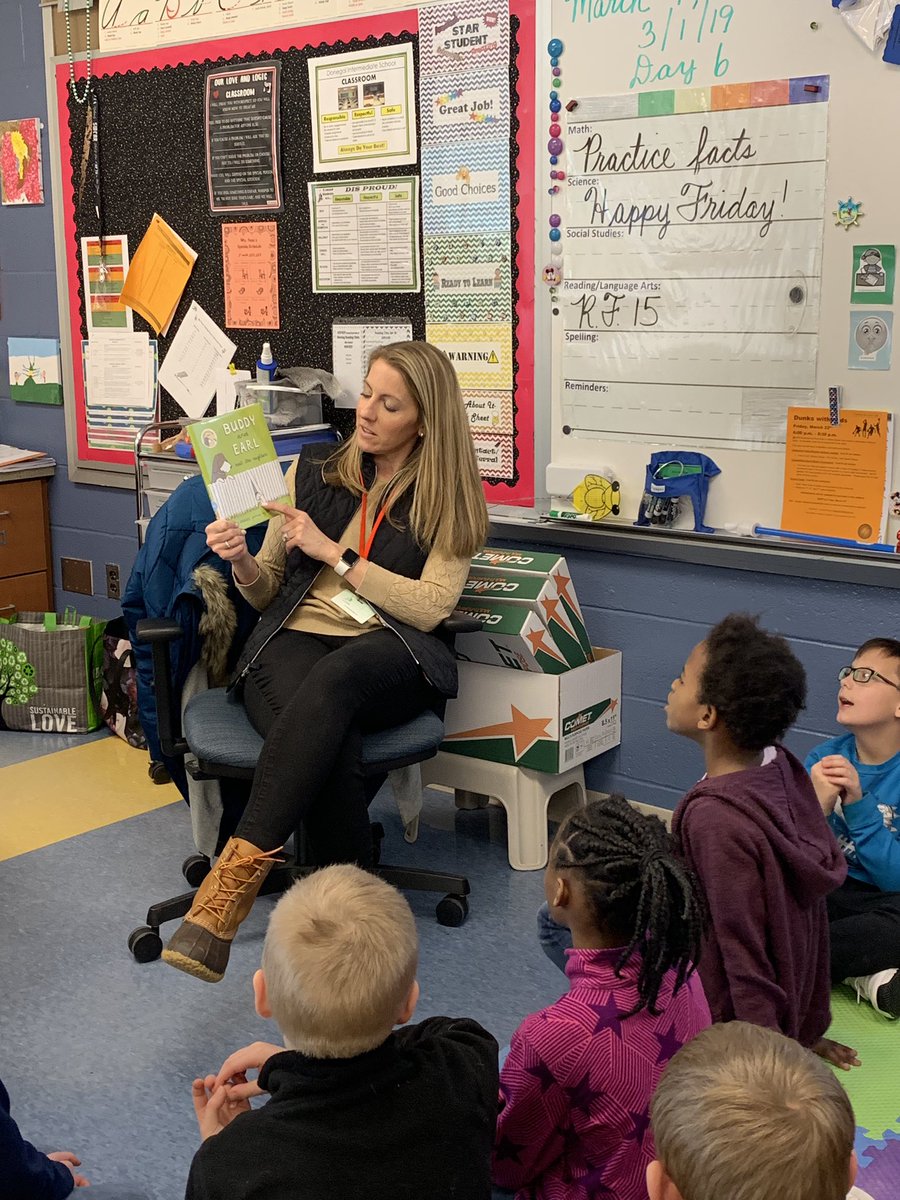 MsRossGrade3's tweet photo. Starting off #ReadAcrossAmericaDay with a guest reader @DonegalDIS https://t.co/VZOtWj8zZV
