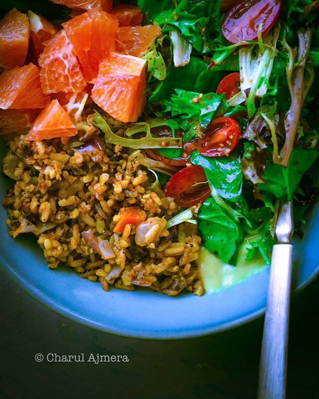 TadkaMasala's tweet photo. My first ever gain bowl lunch, if I can call it a grain bowl. Exactly what constitutes a grain bowl or a Buddha bowl? Does anyone know?
🍚
In this bowl, however, there are ancient grains cooked Indian pulao style with onion, carrot and tomato and the … https://t.co/ZXdDSiR1Ol https://t.co/AzKVJE5RYo