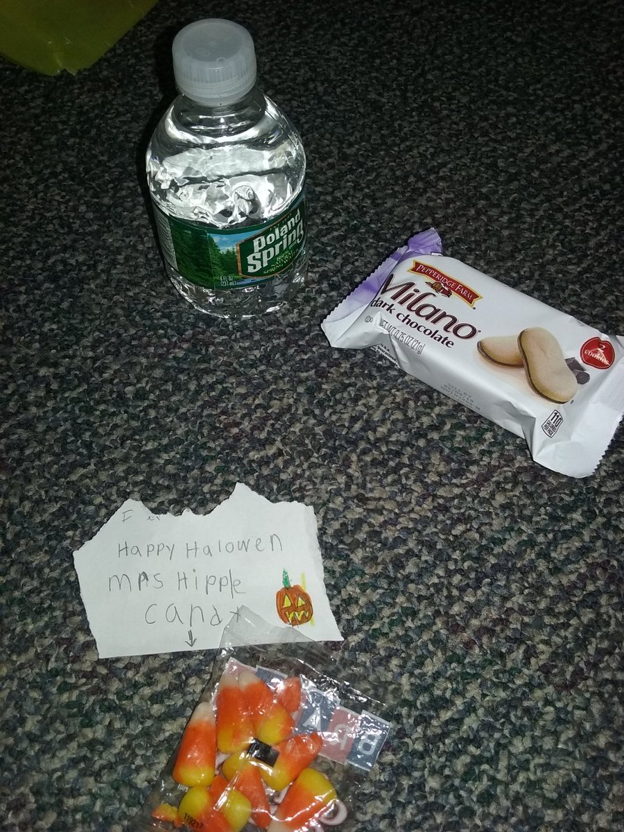 SherryHipple1's tweet photo. From the heart of a child who donated his snack on our last day of food collection for those in need. He also gifted me, because he didn't see me on Halloween!#htslearning https://t.co/Xe5aUFyvh3