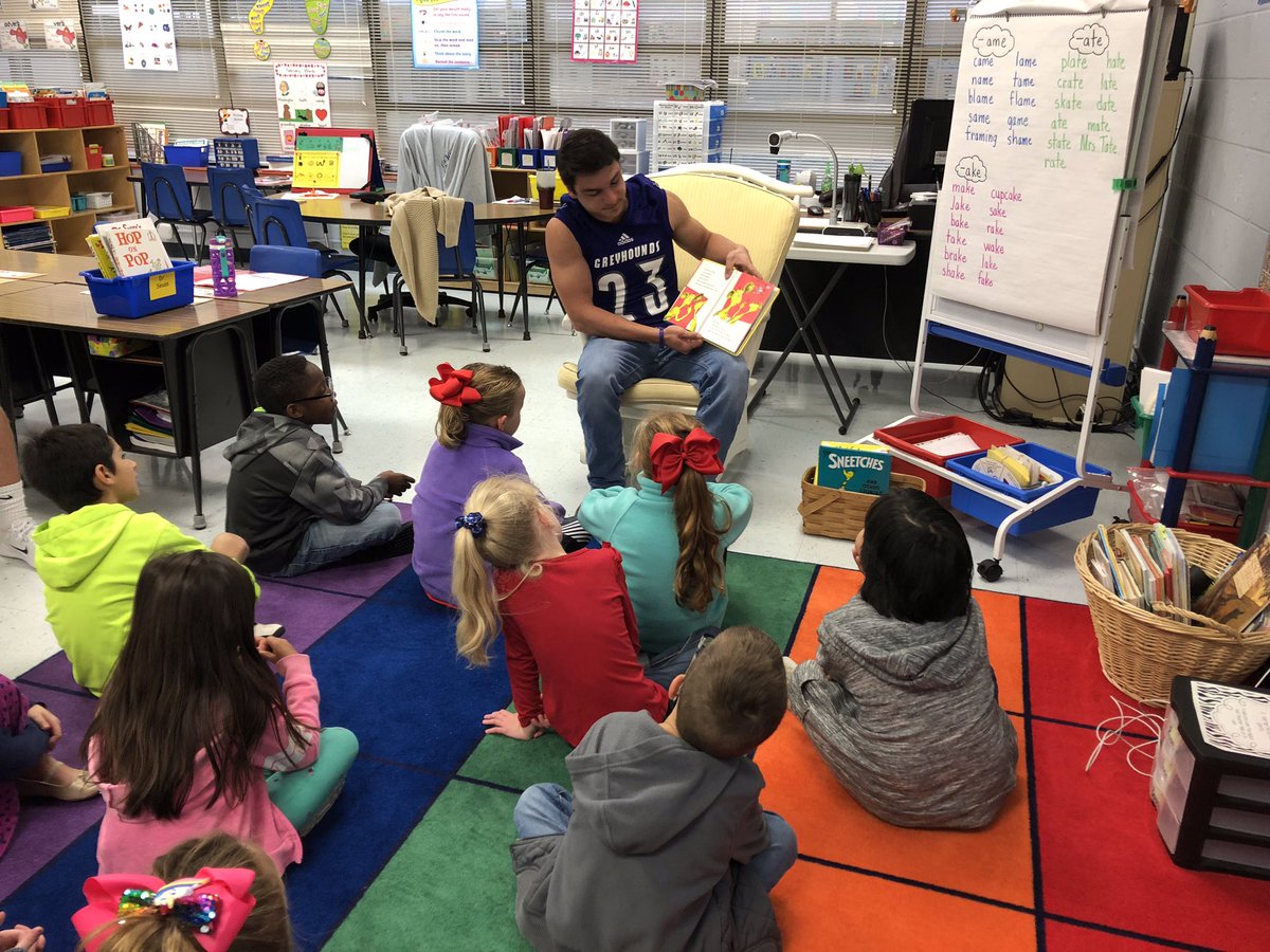 Che Hendrix tweet media