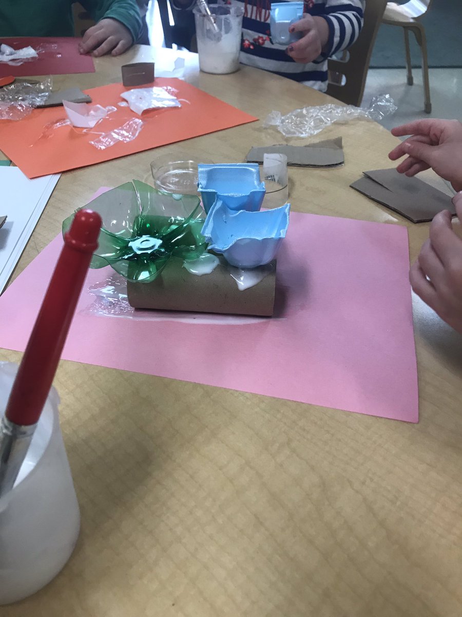 Ms_GBaizer's tweet photo. We’ve been learning all about the Earth and how we can take care of it! Something we focused on was recycling. These artists got creative and made masterpieces out of recyclable material. #ReduceReuseRecycle https://t.co/Ht9rdyrKPd