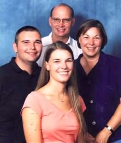 wesavelivesorg's tweet photo. #WomensHistoryMonth This month we honor women who have made a difference @JacyGood was permanently injured & her parents killed i a #distracteddriving crash. Yet she saves lives by educating everyone about driving safely. .Thank You, Jacy! https://t.co/zsiZo21vzg