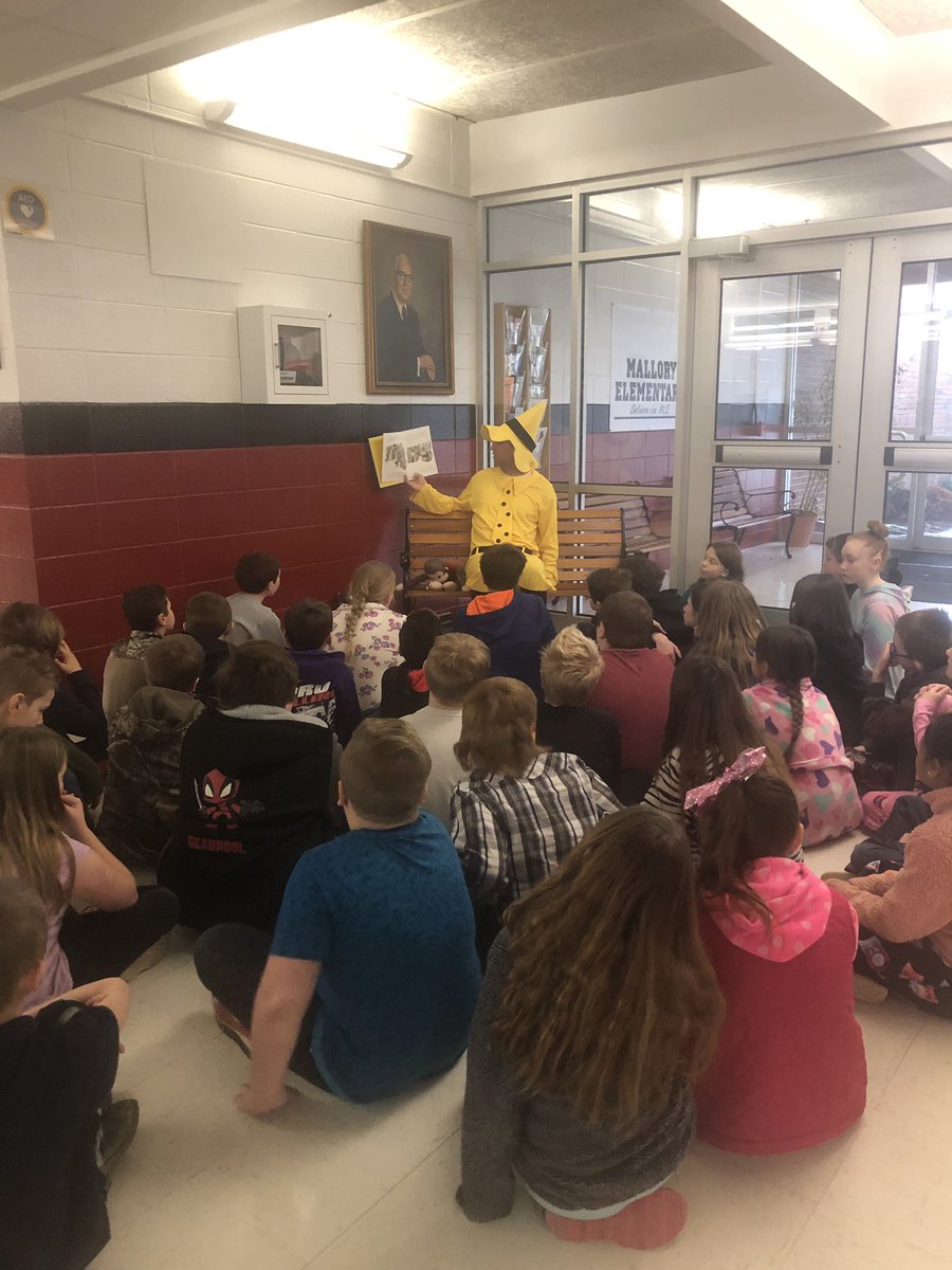 dr_moore24's tweet photo. Our fourth graders loved listening to The Man In The Yellow Hat read this morning. #ReadAcrossAmericaDay #BelieveInME @DAMalloryES https://t.co/ok00tgKBLf