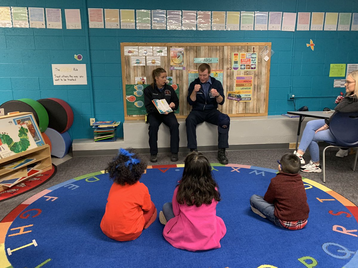 TulsaFire's tweet photo. Engine 20 and Engine 14 spent some time reading and signing from a Dr. Seuss book today at Wright Elementary. #Drseuss #firefighterreading #firefightersignlanguage #tulsafire #TFDEngine20 #TFDEngine14 #wrightelementary https://t.co/kUvYbDBped