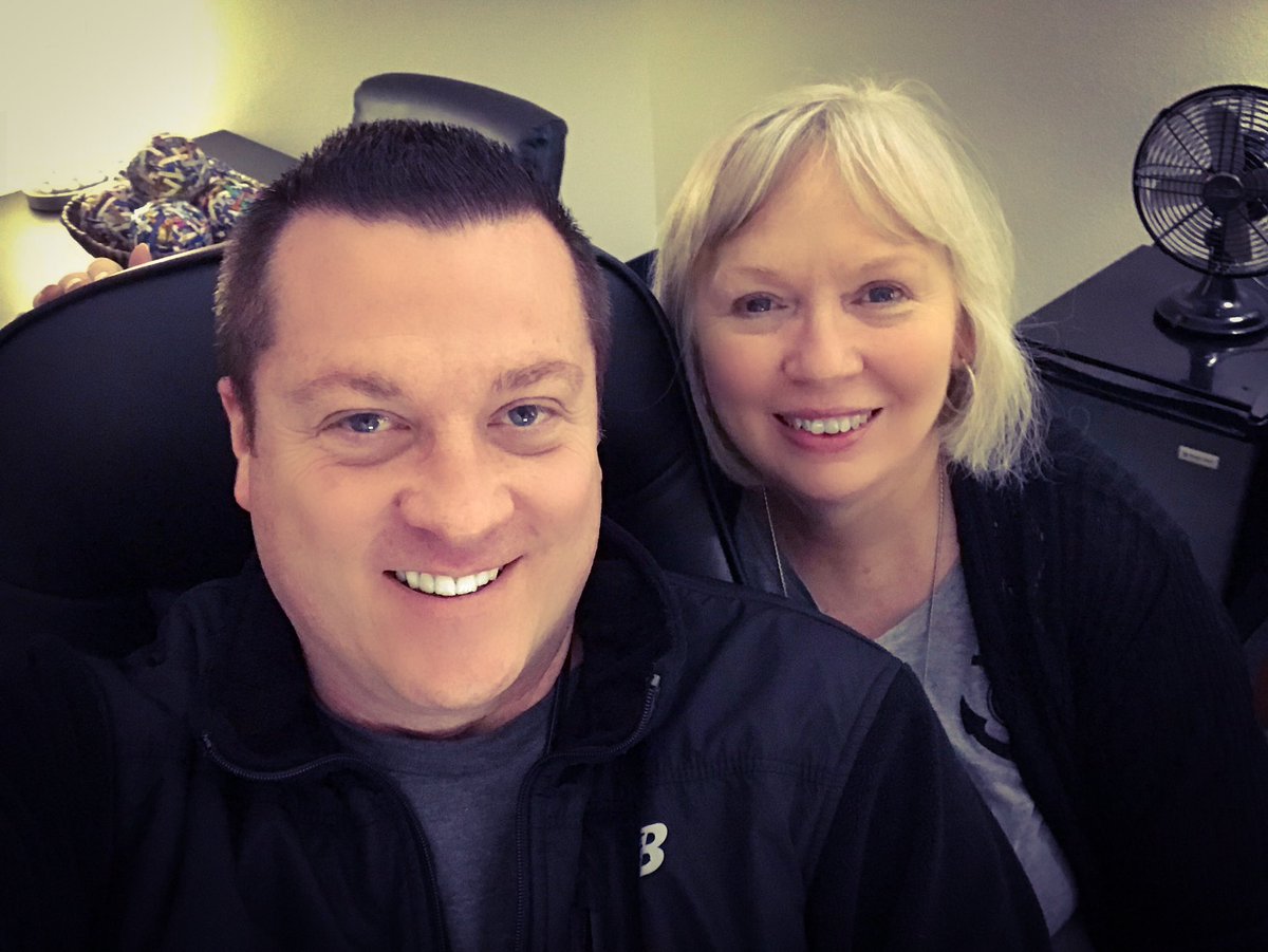 MargaretMalzer's tweet photo. I love getting to work with @RRLiaison each day! He’s a valuable @SLExDstars team member! #GCISDemployeeappreciation #sleXd #makesworkfun https://t.co/ErNRxoNzW7