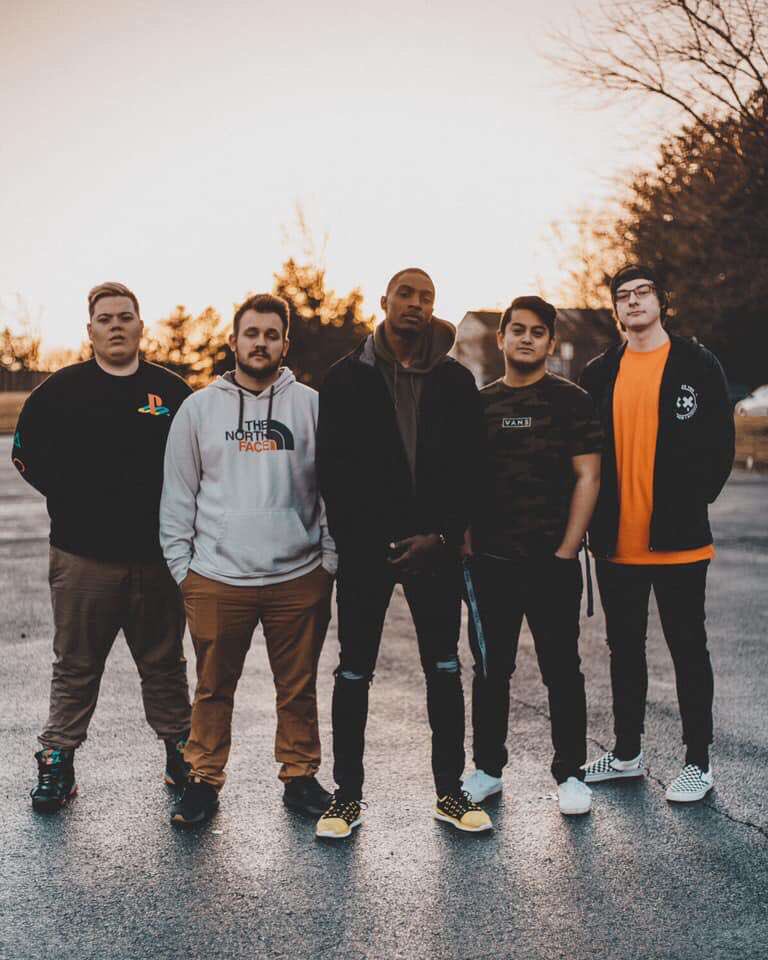 OverAndoverMD's tweet photo. Y’all trying to fucking fight or what?

Who would win? https://t.co/Z4YwaaRopP