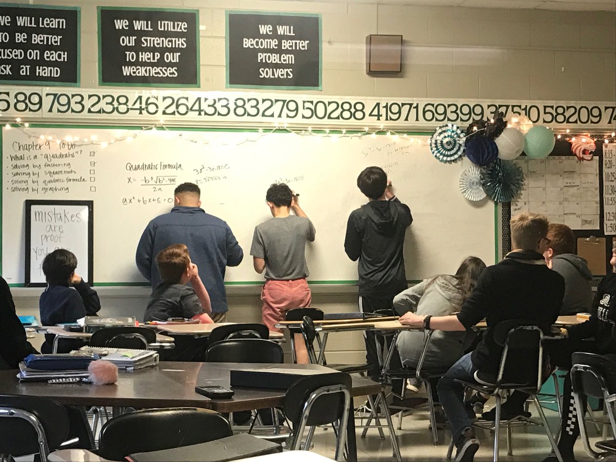jena_ipock's tweet photo. Which method is faster for solving quadratic equations??? Factoring or using the Quadratic Formula... Let’s find out! 🏃🏻‍♂️🏃🏽‍♀️➕➖➗✖️ #solvingquadratics @DeanRoseTHS @TullahomaHS https://t.co/0xvqCHw3hq
