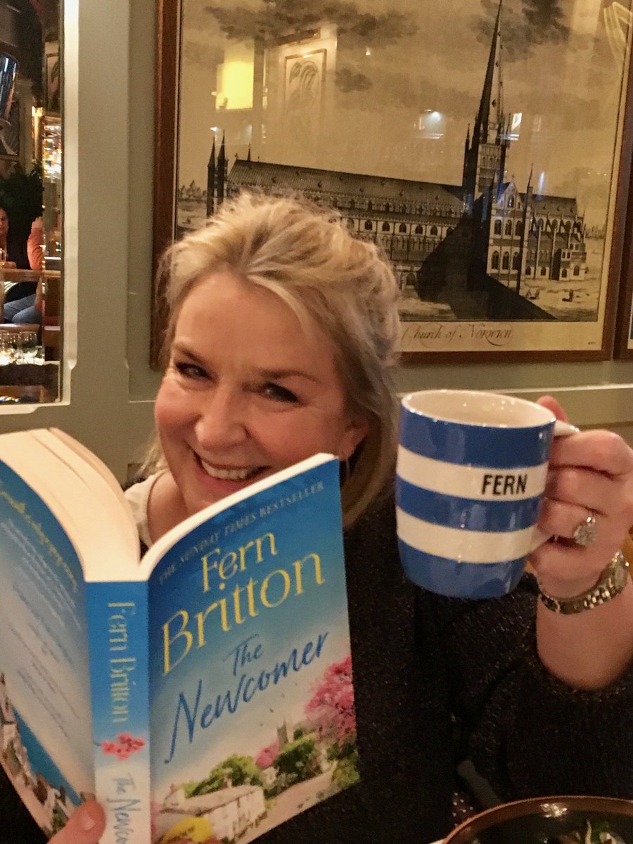 HarperFiction's tweet photo. #WIN a signed copy of @Fern_Britton's new book #TheNewcomer (before publication) AND a lovely personalised @cornishware mug 🤩😍🤩

We have one set to give away, just RT to enter.
https://t.co/uZMEKLwlE6
Competition closes midnight 3rd March. UK only. https://t.co/hXKOZGXf45
