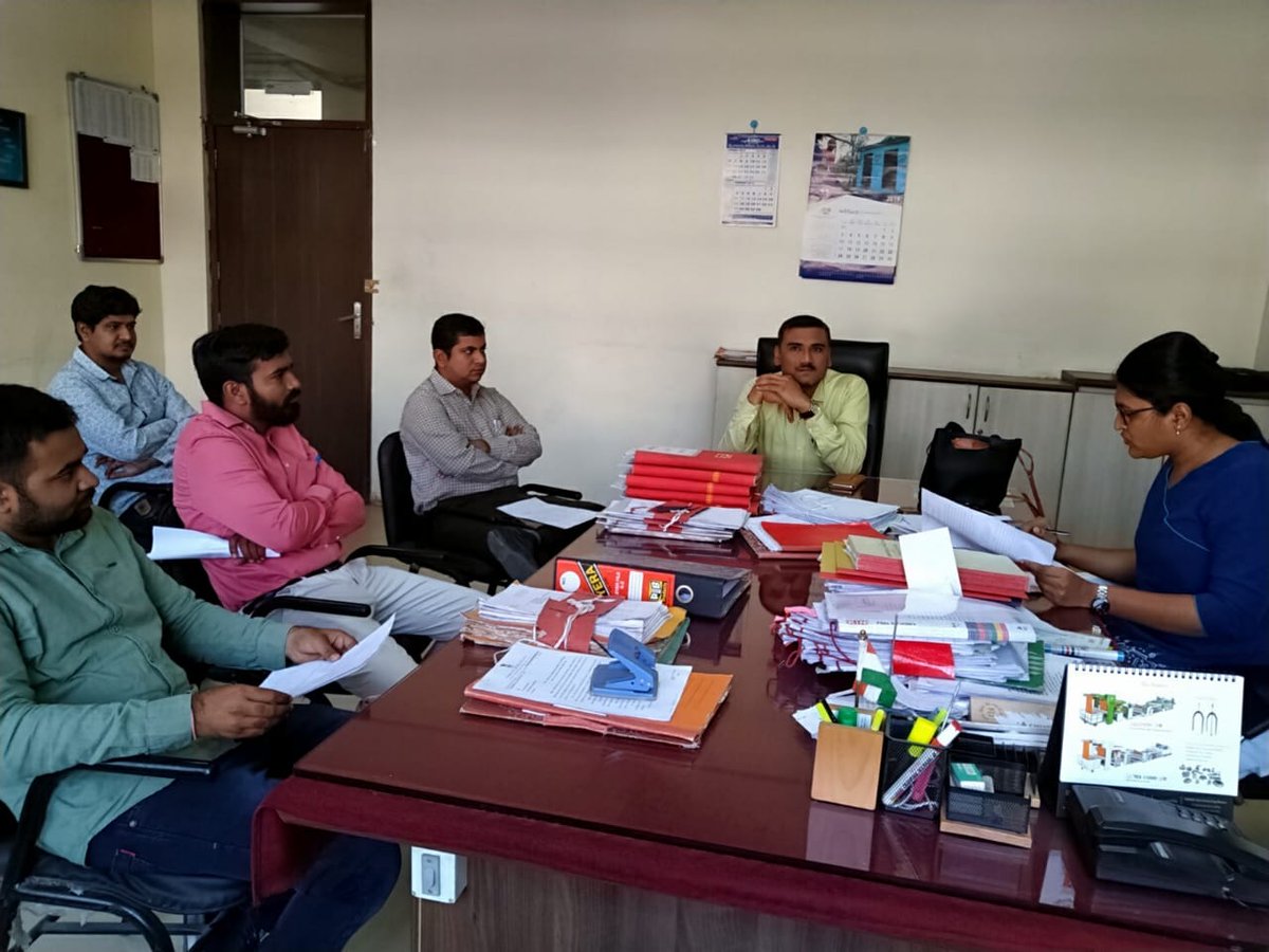 MamDholka's tweet photo. Meeting with various teams under expenditure observer like FST, VST, VVT was held today. Brief them regarding training n their role
 #Fair and #Fearless elections
#LokSabhaElections2019 
@CollectorAhd @SDMDholka @gujarat_2017 https://t.co/kcWGJfaLHG