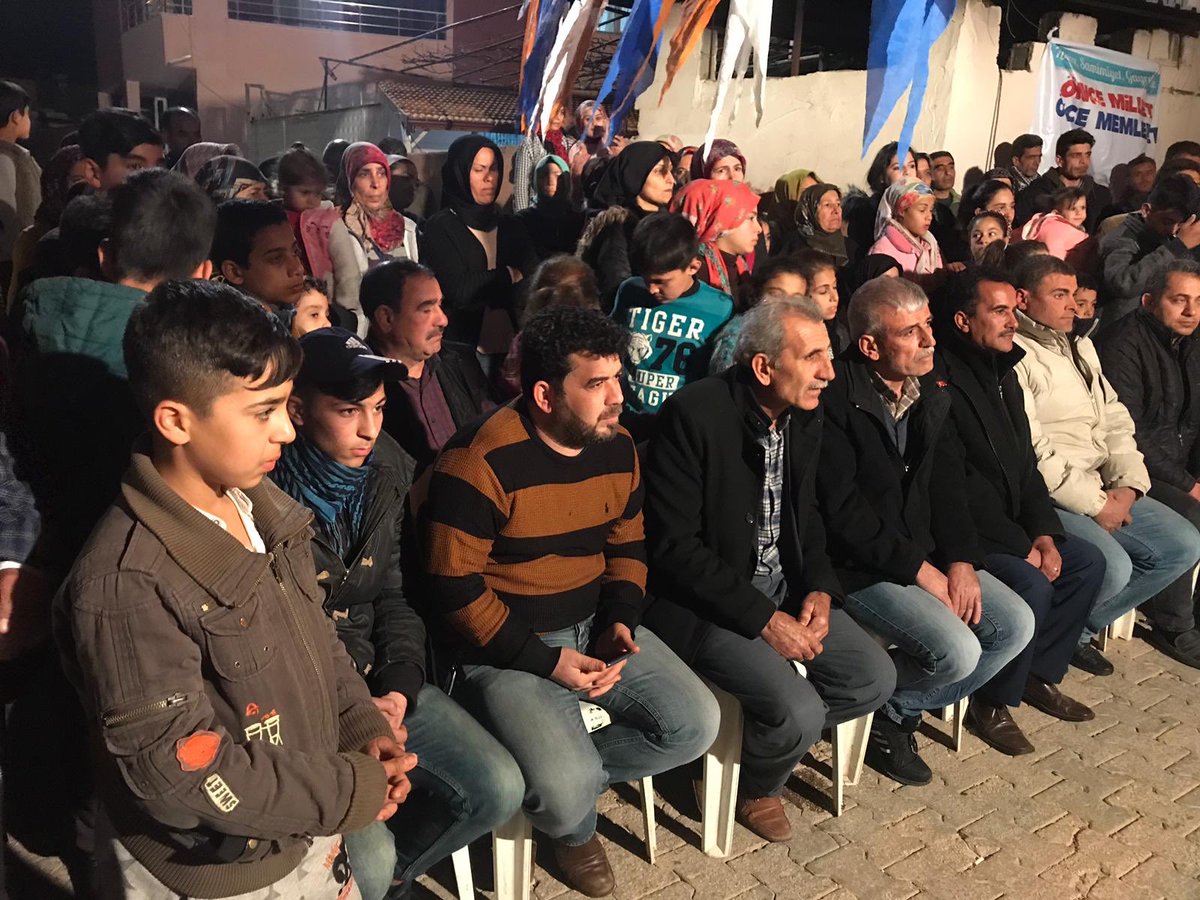 mhacioglutr's tweet photo. #Esentepe mahallemizde #Yılgın ve #Semiz ailelerinin ev sahipliğinde mahalle sakinlerimiz ile bir araya geldik. Mahalle sakinlerimize bizlere ilgilerinden dolayı teşekkür ediyorum.
#ÖnceMilletÖnceMemleket
#VakitReyhanlıVakti
#VakitMehmetHacıoğluVakti
#MemleketİşiGönülİşi https://t.co/TFWVt0bN3Y