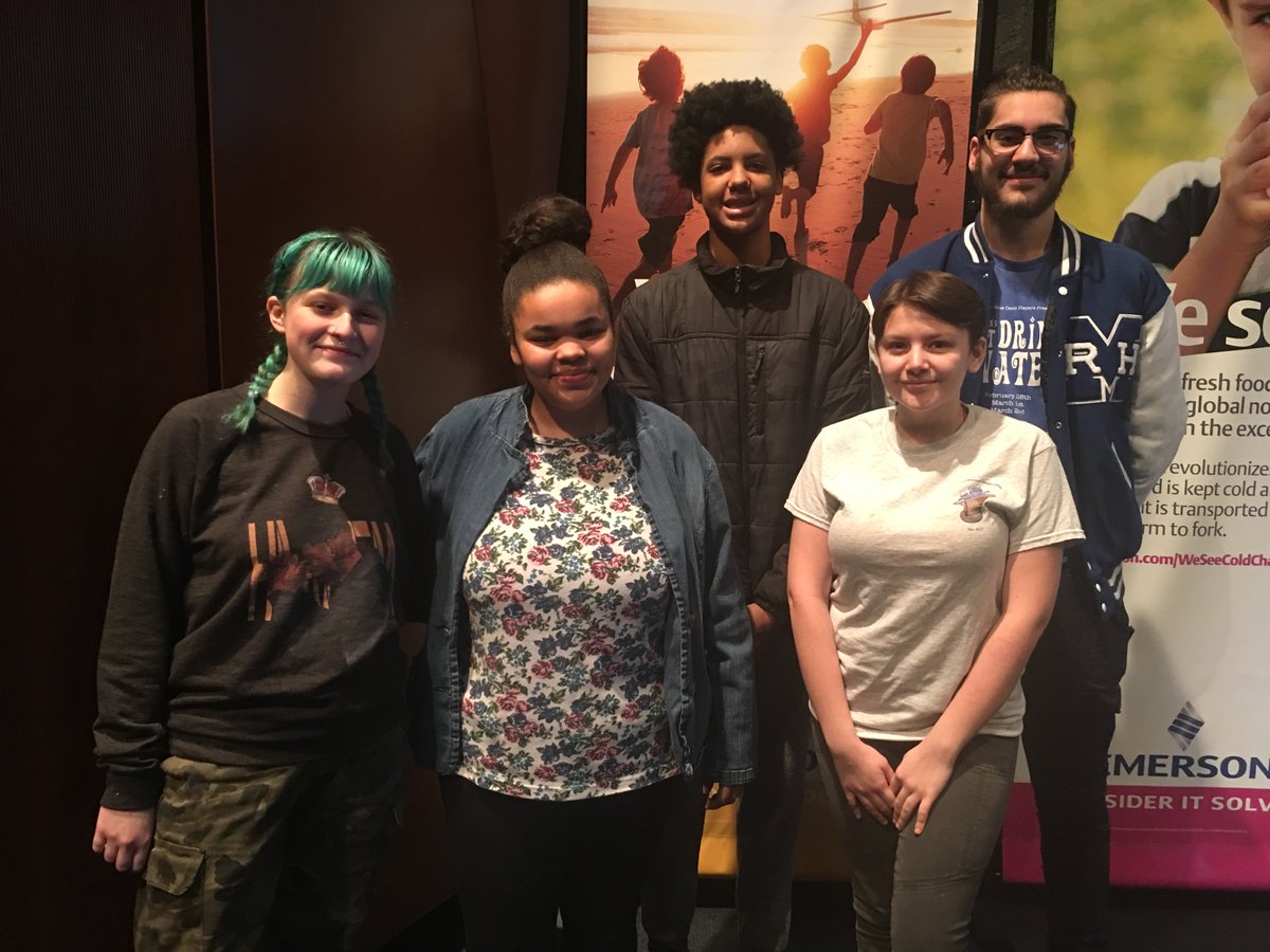 g2cplus's tweet image. #Changeagents from @mrhhighschool sharing their student body survey results. 65% of students knew &amp;amp; understood #socialjustice. #G2Cplus #Gateway2Change