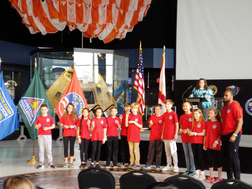 BraeaLux's tweet photo. Team Vega takes the prize for Most Outstanding Team and Trivia winners! Impressive! @coachT_fearless #Mvmiddle #mvspace https://t.co/CSahGaOSIy