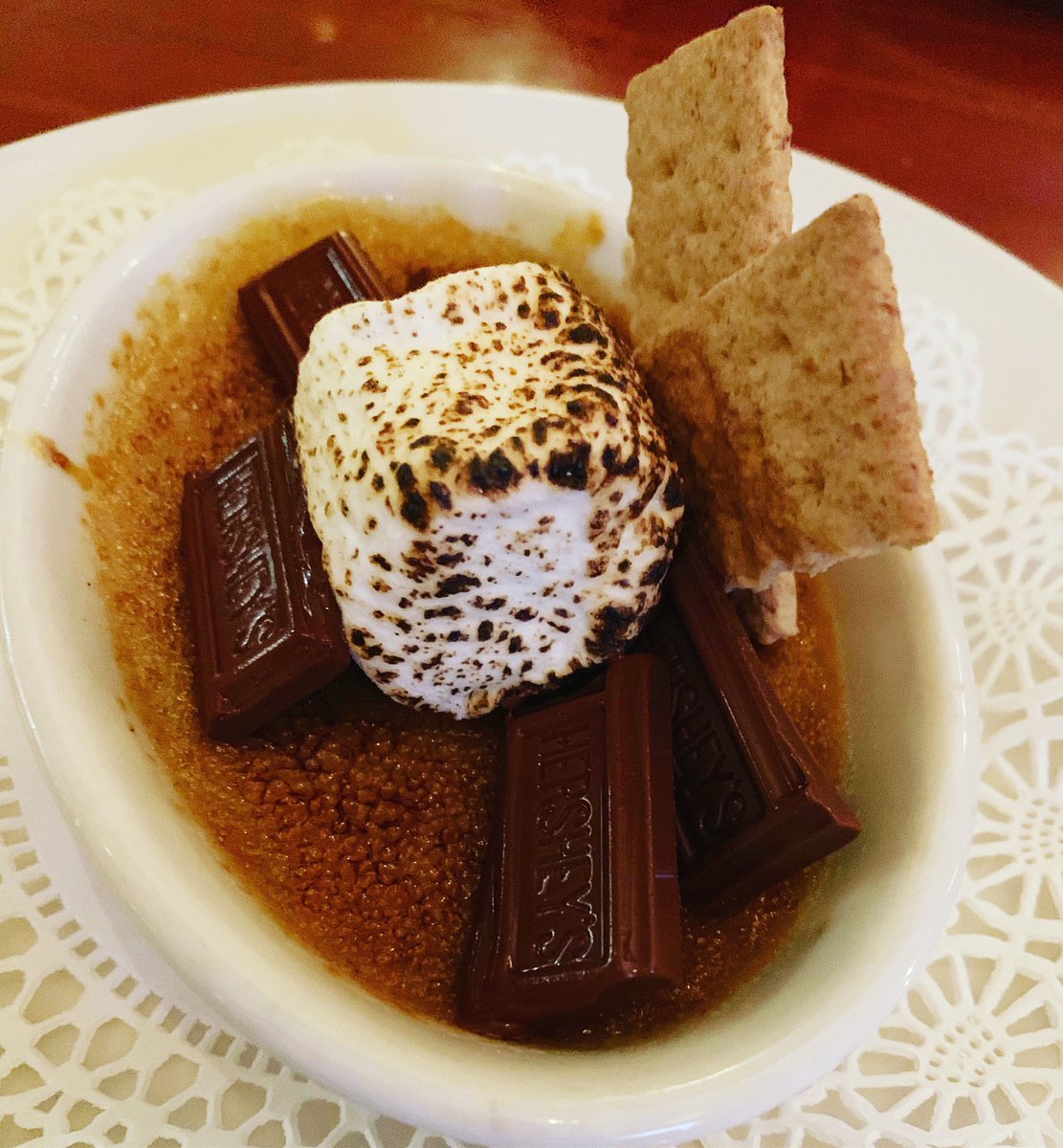 CuisineistConf's tweet photo. Smores!!! @TahoeSouth  #Tahoesouth  @rivagrill  #RivaGrilll #TheDailyMeal #cuisineist #cuisineistconfidential #travelchannel #LakeTahoe #cityofslt https://t.co/Wg2J2PGclf https://t.co/LKnt0sBZvl