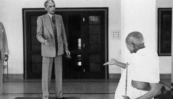 1940s :: Muhammad Ali  Jinnah and Mahatma Gandhi  Having  Difference of Opinion