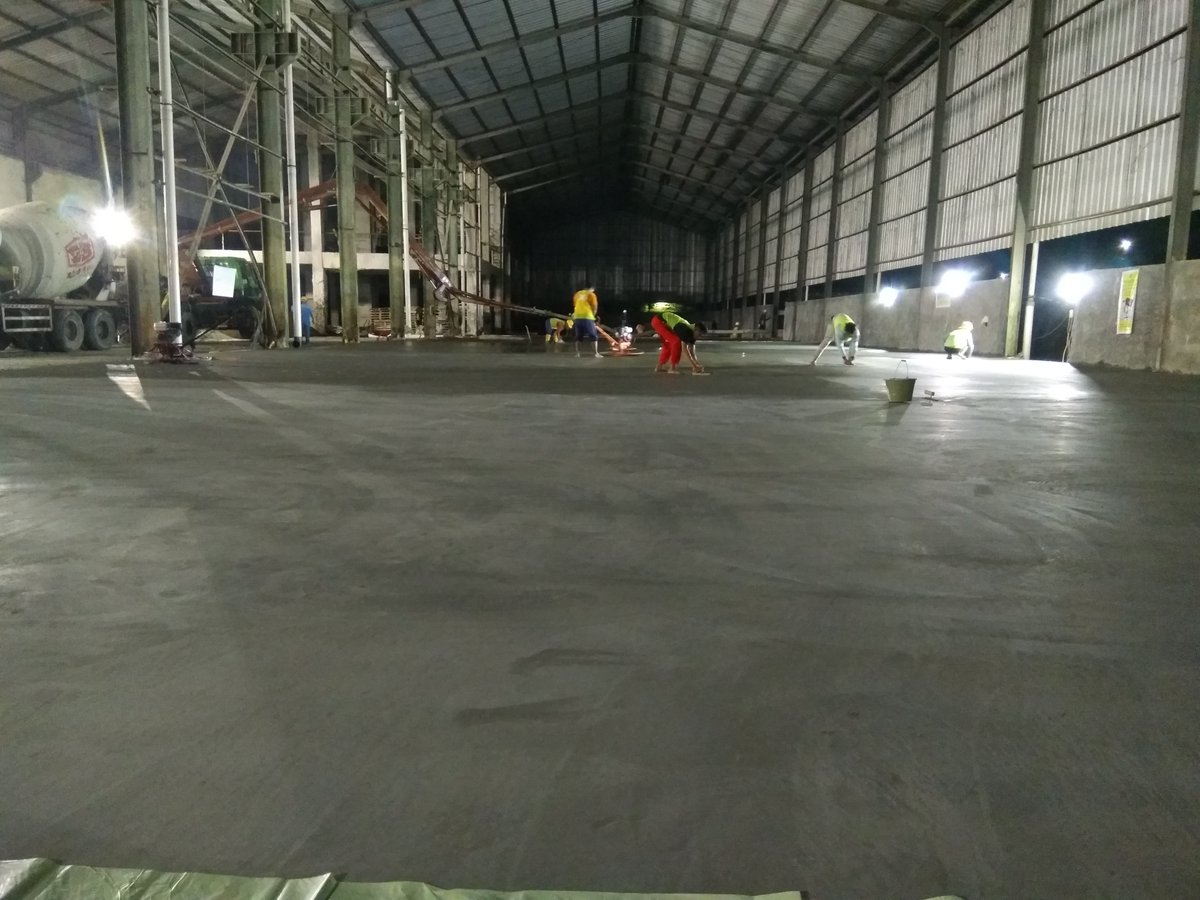 Efri318's tweet photo. Pouring concrete https://t.co/8AgKjgU5QL