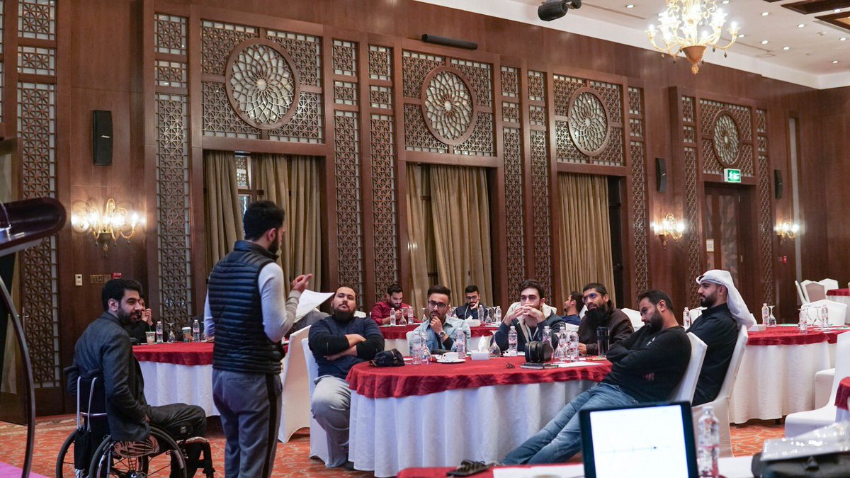 handis_academy's tweet photo. لقطات من البرنامج التدريبي #فرق_العمل لمهندسي #أكاديمية_هندس https://t.co/Qm0WFOwBVq