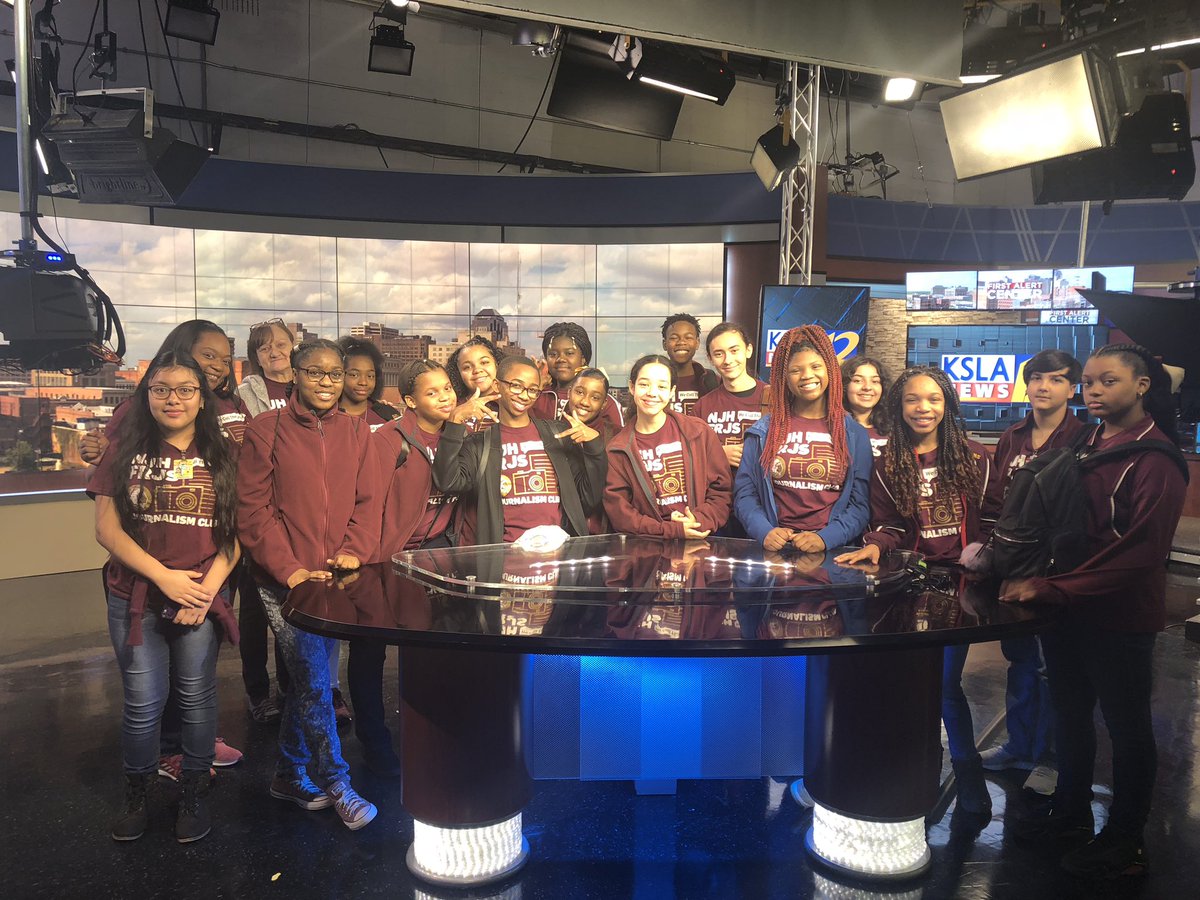 KSLA's tweet photo. Happy Friday! Thank you #NatchitochesJuniorHighSchool for visiting our news station this morning! #NJH #JournalismClub #News #Journalism #AMNewsers #FutureNewscasters https://t.co/UOiGU6Hn1Q