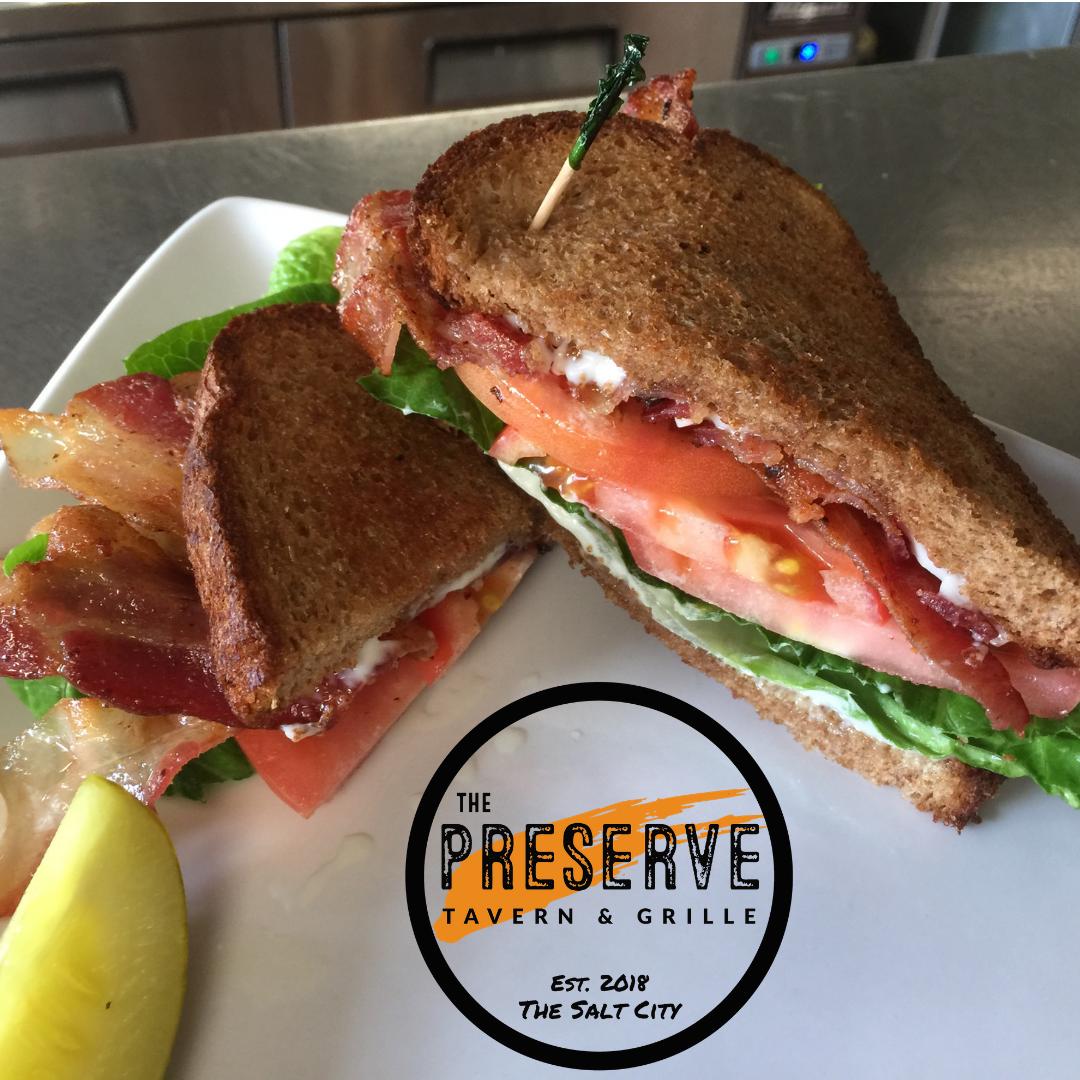 ThePreserve405's tweet photo. Don't cha just want it? Yeah...you do! #thepreserveat405 #bacon #freshtomato #ryebread #chips #pickle #cnyeats https://t.co/LpRWOx5QwU
