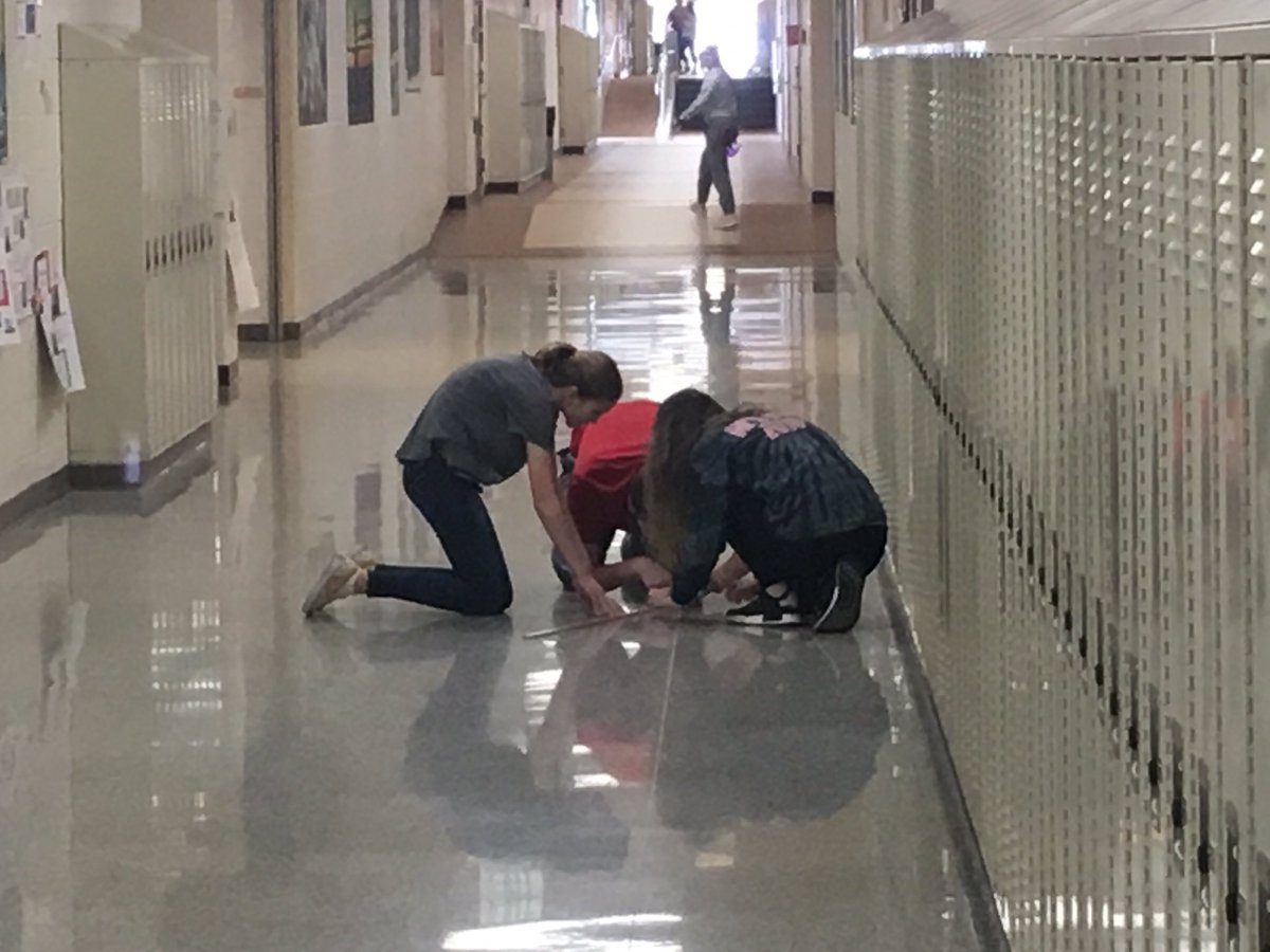 np_chemroan's tweet image. Problem solving, developing procedures and stoichiometry in Advanced Chemistry. Given a can of play-doh, how much would it cost to fill my entire room with play-doh? How many moles of play-doh are needed and how much would that weigh? #stoich #nphssciencerocks #NEWPALPROUD