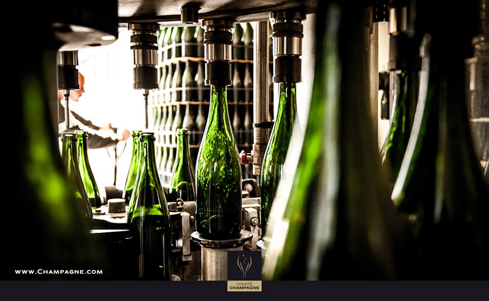 Champagne_IT's tweet photo. l Nel cuore delle cantine l 🍾
Tirage e prise de mousse: conosci questi fondamentali passaggi nell'elaborazione di uno #Champagne? https://t.co/g1bjDvJ7j8 https://t.co/ADie8DRc9B