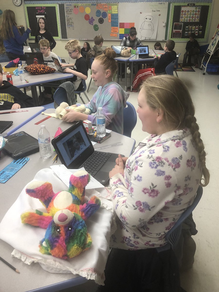 dr_moore24's tweet photo. Using @Flipgrid to check in on our Great Pencil Challenge. @DAMalloryES https://t.co/IdRBZpUtfL